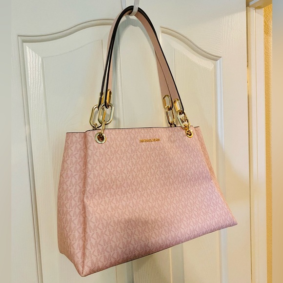 🎉 SALE 🎉 NWT! Michael Kors Dark Powder Blush Trisha Large Logo Shoulder Bag - Picture 5 of 17